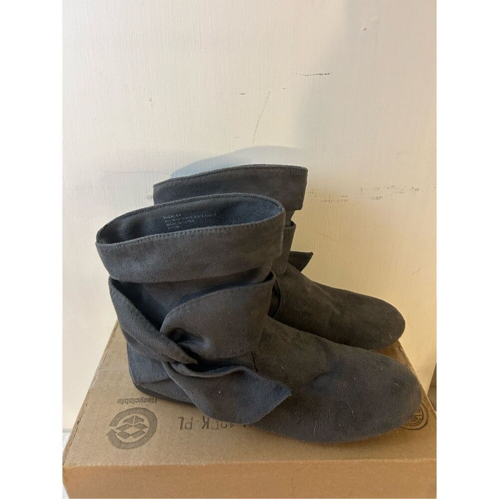 Rampage gray suede‎ boots 8.5 Buckley